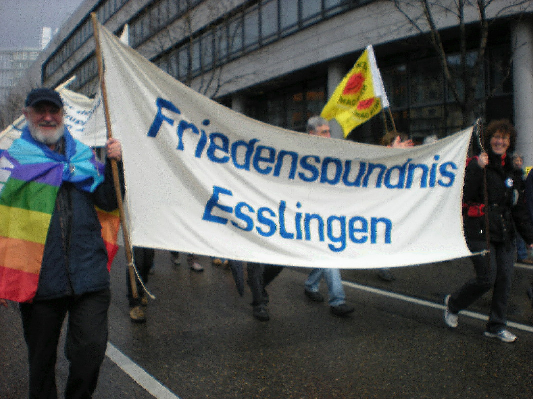 Friedensbündnis Esslingen: beim Ostermarsch